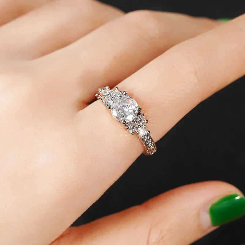 Trendy Women Wedding Rings with Brilliant Cubic Zirconia Crystal Temperament Female Accessories for Party Fashion Jewelry