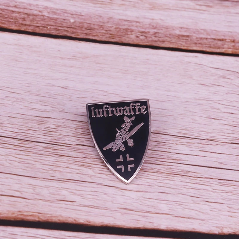 German Luftwaffe Badge JU-87 Stuka Airplane Air Force Brooch Deutschland Jewelry Patriotic Gift Men Coat Shirt Accessories