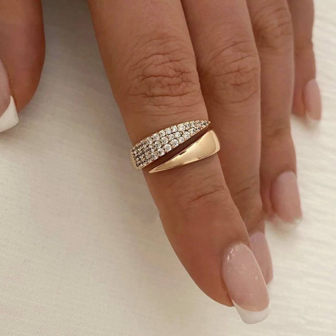 2025 New Stainless Steel Golden Plated Rings For Women Natural Stone Inlaid In Hollow Metal Texture Ring Trendy Jewelry