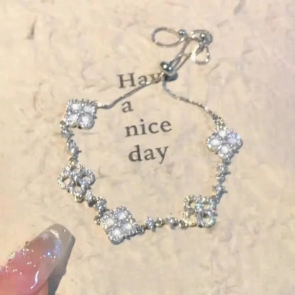 2025 Ultra Exquisite~Sparkling Diamond Pink Flower Bracelet for Women's Forest Series, Small and Sweet Girl Heart and Hand Jewel