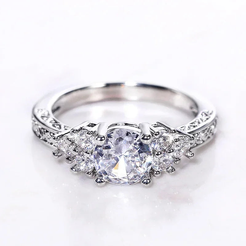 Trendy Women Wedding Rings with Brilliant Cubic Zirconia Crystal Temperament Female Accessories for Party Fashion Jewelry